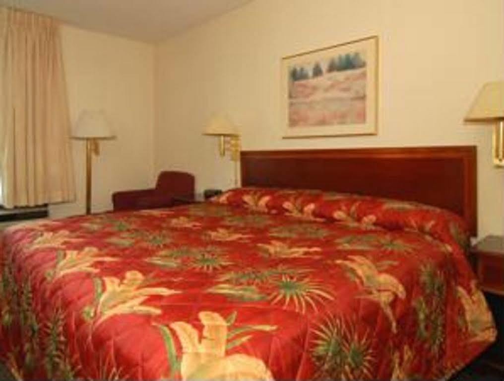 Econo Lodge Richmond Exterior photo